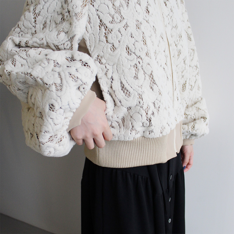 BURUSHED LACE QUILTED BLOUSON -WHITE/BEIGE-