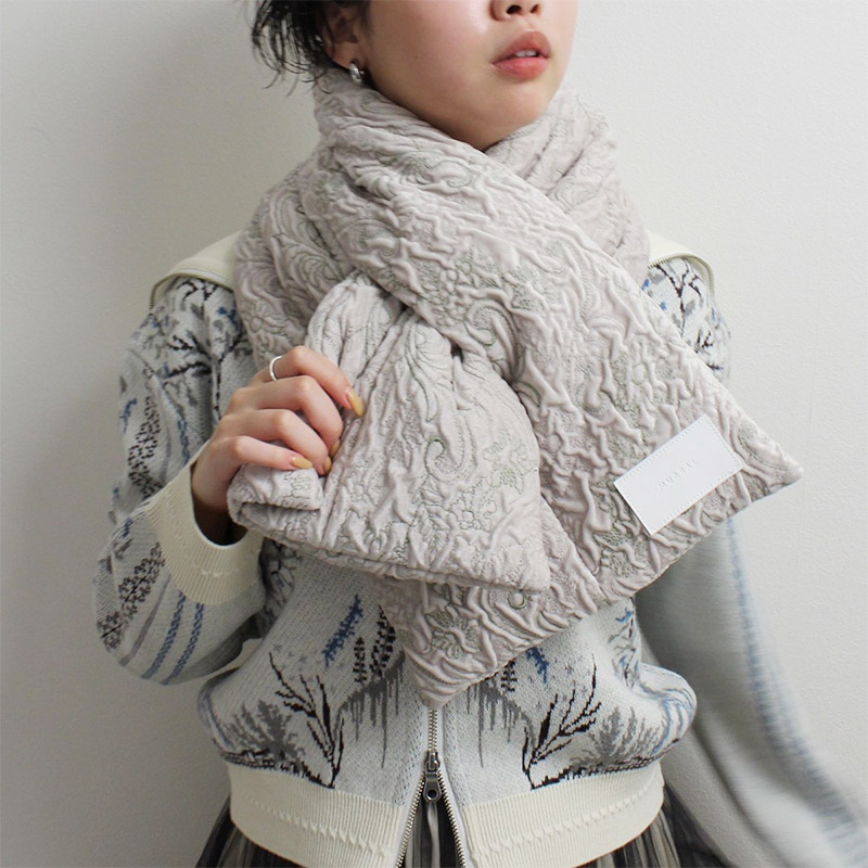 FLOWER EMB SCARF -WHITE- | IN ONLINE STORE