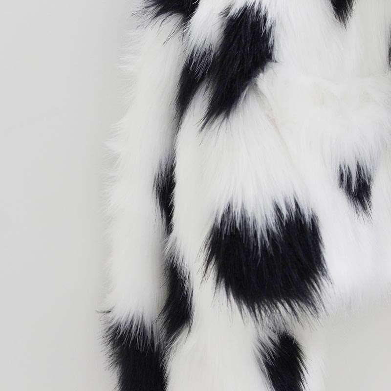 CURVE SLEEVE HEART PATTERN FUR JKT -BLACK/WHITE-