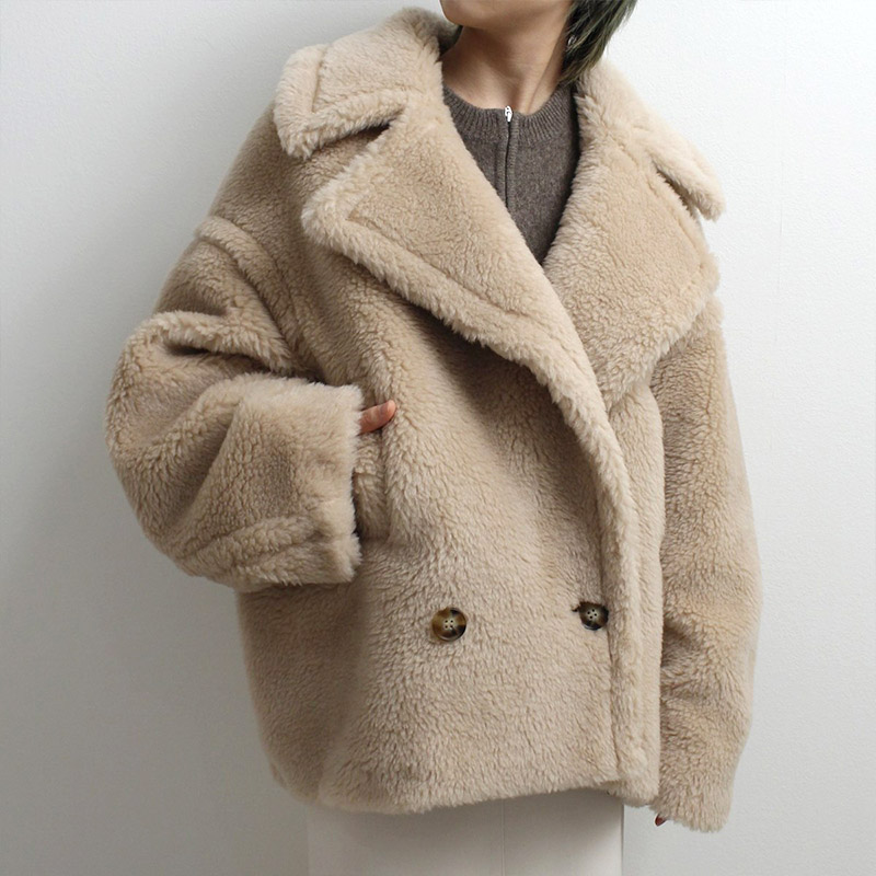 VOLUME WOOL BOA COAT -BEIGE- | IN ONLINE STORE