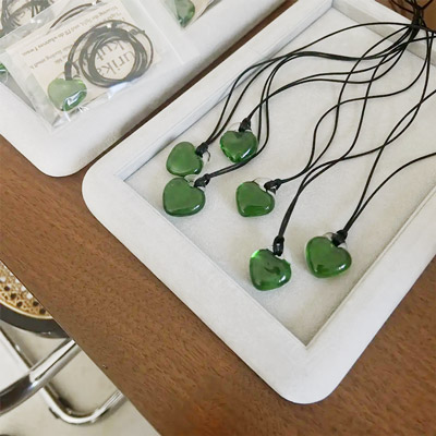 HO. GLASS STRING NECKLACE -GREEN-