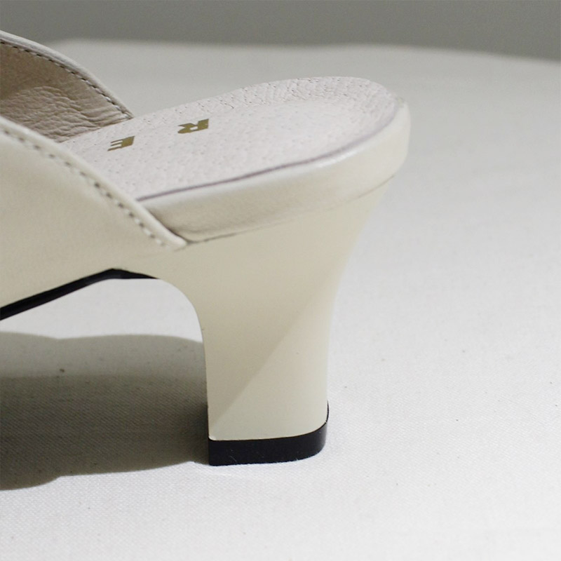 WESTERN-STITCH POINTED MULE -OFF WHITE-