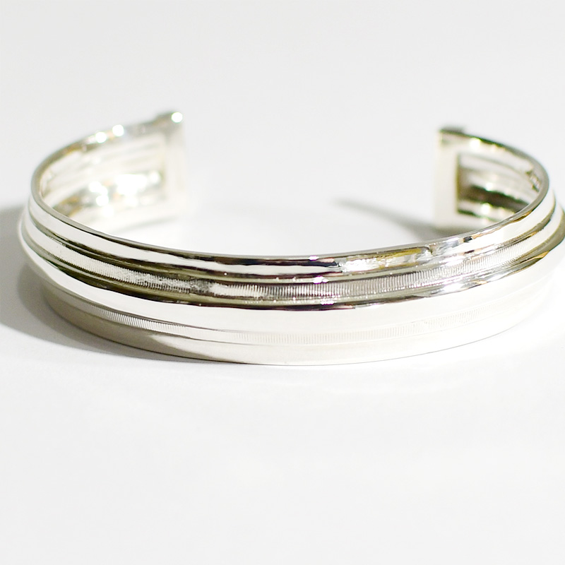 HOLDER BANGLE | IN ONLINE STORE