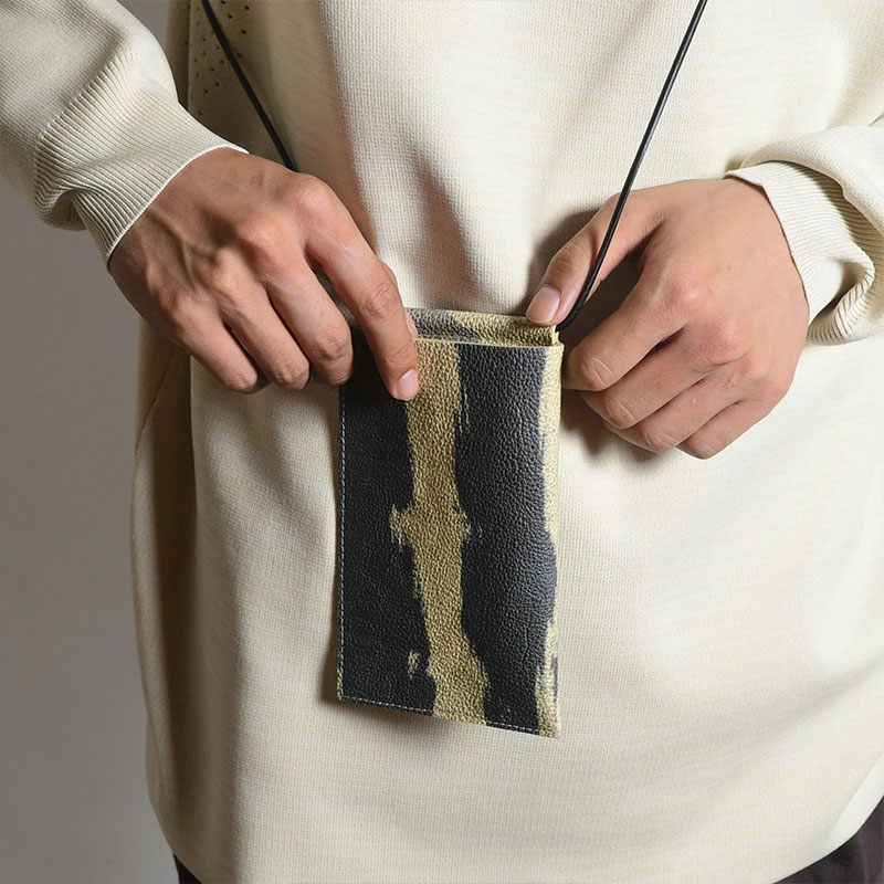 HERRIE PHONE POUCH / SHIRO SP -OATMEAL/BLACK- | IN ONLINE STORE